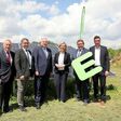 BILD zu OTS - Foto (honorarfrei v.l.n.r.): Christian Purrer (Vorstandssprecher Energie Steiermark), B?rgermeister Johannes Schmid (Gemeinde Rosental an der Kainach), Landeshauptmann Hermann Sch?tzenh?fer, Energie- und Klimaschutzministerin Leonore Gewessler, Martin Graf (Vorstandsdirektor Energie Steiermark), B?rgermeister Jochen Bocksruker (Stadtgemeinde B?rnbach)
