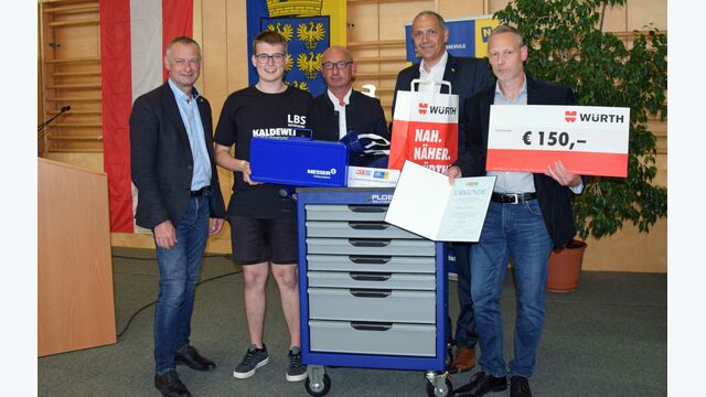 Gerald Spitzer vom Lehrbetrieb Nöst (aus Kirchschlag) errang beim Landeslehrlingswettbewerb der NÖ Installations- und Gebäudetechniker den 1. Platz!