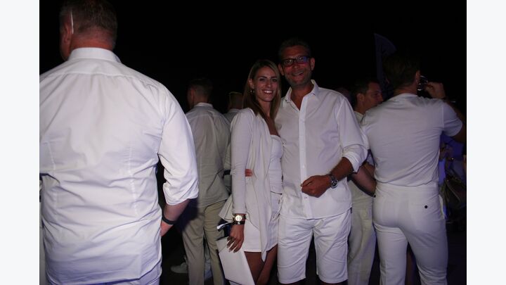 VIP-Bereich Baden in Weiss - Harald Kratky, GF Kratky Kältetechnik, mit seiner Verlobten Raphaela Hauer