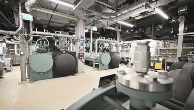 Im Kellergeschoß der alten Post befindet sich die fertiggestellte Fernkälte-Anlage der Wienenergie
