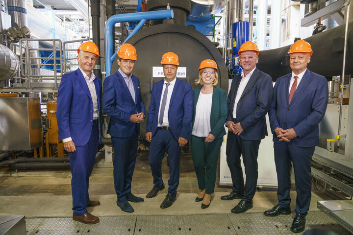 Der deutsche Klimaschutzminister Robert Habeck besucht das Wien Energie-Kraftwerk Simmering; © Wien Energie/FOTObyHOFER/Christian Hofer, 12.07.22