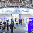 SHK ESSEN 2018 Fachmesse für Sanitär, Heizung, Klima und erneuerbare Energien Vom 6. bis 9. März 2018 trifft sich die SHK-Branche auf der SHK ESSEN in der Messe Essen ? erstmals mit der neuen Tagefolge von Dienstag bis Freitag. 570 Aussteller aus 18 Nationen präsentieren auf der besucherstärksten nationalen Fachmesse für Sanitär, Heizung, Klima und erneuerbare Energien ihre Produkte und Neuheiten. Damit verzeichnet die traditionsreiche Branchenplattform mehr Aussteller als zuletzt. Schwerpunkt sind in diesem Jahr unter anderem digitale und energieeffiziente Lösungen für Bad, Heizung und Klimatisierung. Das Angebot der Messe für Macher orientiert sich stark an den Bedürfnissen des Handwerks. Darüber hinaus finden auch Fachplaner und Architekten neue Produkte. --- 07-03-2018/Essen/Germany Foto:Rainer Schimm/©MESSE ESSEN GmbH --- Zulässige Nutzung: Der Nutzer erhält an dem Bild ein einfaches Nutzungsrecht, ausschließlich für eine redaktionelle, journalistische Berichterstattung ? in Online- und Printmedien, Film und TV über die MESSE ESSEN, eine Veranstaltung der MESSE ESSEN oder eine auf dem Messegelände der MESSE ESSEN stattfindenden Veranstaltung. Die Nutzung des Bildmaterials ist für die berichtenden Medien mit Urhebervermerk und Beleg ist honorarfrei gestattet. Der Nutzer verpflichtet sich dazu, die dem Bild zugeordneten Informationen, insbesondere Bildbeschreibung und Fotograf, bei der Nutzung in korrekter Weise zu verwenden und zu veröffentlichen. Jede andere Nutzung bedarf der Zustimmung durch die Messe Essen GmbH. Die Messe Essen haftet nicht für Verletzung von Rechten abgebildeter Personen und/oder Objekten. Es werden durch die Messe Essen keine Persönlichkeits-, Eigentums-, Kunst-, Marken- oder ähnliche Rechte eingeräumt, die Einholung der o.g. Rechte obliegt allein dem Nutzer. Der Verkauf und die Weitergabe der Bilddatei an Dritte sowie das nicht-autorisierte Kopieren oder sonstige Vervielfältigen dieser Bilddatei auf alle Art