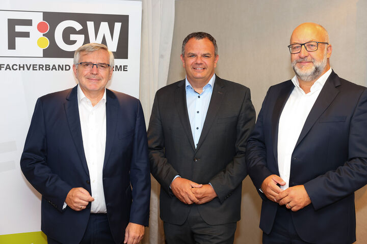 v.l.n.r.: DI Gerhard Fida, Obmann-Stellvertreter des Fachverband Gas Wärme (FGW) und Geschäftsführer der Wiener Netze, Alexander Wallisch, Bereichssprecher Fernwärme im Fachverband Gas Wärme (FGW), Wien Energie GmbH und DI Erwin Smole, Vorstand der Stadtwerke Klagenfurt AG