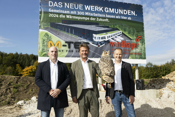 Spatenstich neues Produktionswerk Firma Windhager und M-Tec in Gmunden Foto: Mike Vogl - VOGL-PERSPEKTIVE.AT - 06.10.2022.Peter Huemer, Gernot Windhager, Stefan Gubi