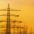 kraft, elektrizität, energie, electric, emporragen, mast, leitung, himmel, kabel, branche, abendrot, high, spannung, elektro, draht, getriebe, stahl, technik, blau, umwelt, pole, bereitstellung, powerline, gewerblich, netzausbau, energiewende, klimawandel, stromnetz