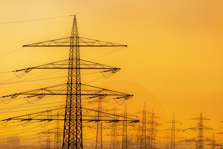 kraft, elektrizität, energie, electric, emporragen, mast, leitung, himmel, kabel, branche, abendrot, high, spannung, elektro, draht, getriebe, stahl, technik, blau, umwelt, pole, bereitstellung, powerline, gewerblich, netzausbau, energiewende, klimawandel, stromnetz