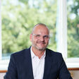 Mag. Thomas Stadlhofer ab 1.1.2023 bis 30.6.2025 in den Vorstand der Frauenthal Holding AG bestellt.