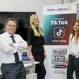Das TikTok-Kernteam ist ein einem Arte-Beitrag im Fernsehen zu sehen.