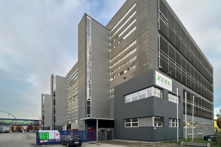 Das neue Gebäude in Linz wurde als Lagerkomplex mit drei Stockwerken (jedes davon 8 Meter hoch) geplant und errichtet.