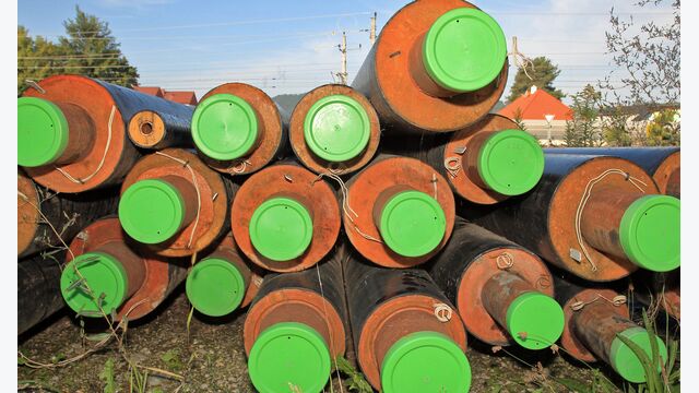 Grüne Energien werden auch in der Fernwärme-Versorgung immer wichtiger. Entsprechend isolierte Fernwärmerohre minimieren dabei die Wärmeverluste.