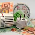 Nebenkosten,Nebenkostenabrechnung,heizen,, Heizkosten,Energie,Energiekosten,Stromkosten,Strom,, Stecker,Wasseruhr,Thermostat,Ventil,Geld,Euro,Geldscheine,Münze, Preise,Preisanstieg,Verbrauch,verbrauchen,, Nebenkostenpauschale,abrechnen,Abrechnung,, Energieverbrauch,Einsparpotential,teuer,ablesen,, messen,Haushaltskosten,Kosten,Wasser,Verbraucher,, Haushalt,Privathaushalt,Jahresabrechnung,, Kostenfalle,Anbieter,Anbieterwechsel,Preistreiber,, Umlagekosten,Umlage,Mietnebenkosten,, Heizkostenzuschuß,Messgerät,, Energiewende,Heizperiode,Kostenexplosion,, nebenkosten, nebenkostenabrechnung, heizen, heizkosten, energie, energiekosten, stromkosten, strom, stecker, heating costs, wasseruhr, thermostat, ventil, geld, euro, geldscheine, münzen, wasserkosten, sparen, einsparen, preise, preisanstieg, verbrauch, verbrauchen, nebenkostenpauschale, abrechnen, abrechnung, energieverbrauch, einsparpotential, teuer, ablesen, messen, haushaltskosten, kosten, wasser, verbraucher, haushalt, privathaushalt, jahresabrechnung, kostenfalle, anbieter, anbieterwechsel, umlagekosten, umlage, mietnebenkosten, heizkostenzuschuß, messgerät, energiewende, heizperiode