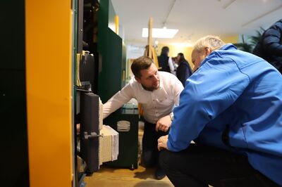 KWB gewährte bei der Hausmesse exklusive Einblicke ins Unternehmen und der erweiterten Produktvielfal