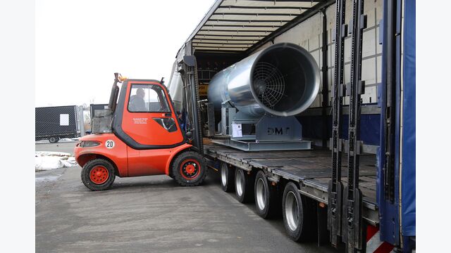 Systemair GmbH, Verladung: Nur zwei der insgesamt 114 bestellten Jetfans passen in einen LKW. Das macht ergo 57 LKW-Ladungen – eine logistische, aber für die Systemair GmbH machbare Herausforderung.