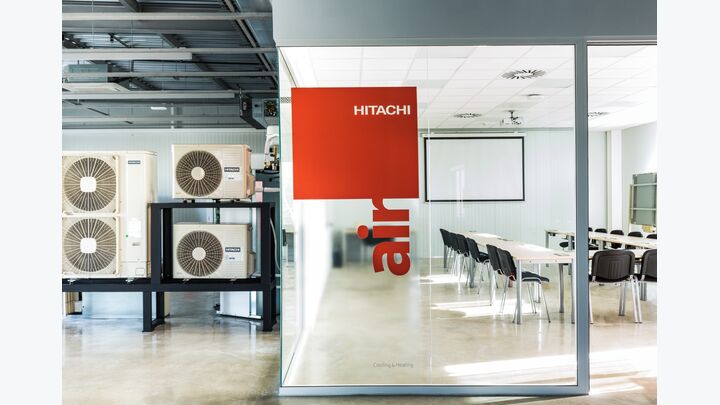 Ein Schulungszentrum, in welchem man sich mit den neuesten Technologien vertraut macht, ergänzt das Gesamtkonzept der Einrichtungen in Vacarisses.