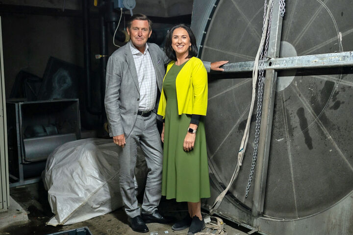 Peter Hanke und Gerlinde Riedl auf der Baustelle im Kunst Haus Wien