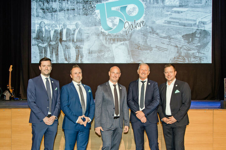 150 Jahre Feier von HOLTER in Regensburg, mit  HOLTER Ressortleiter Lukas Vormair, die HOLTER Geschäftsführer Markus Steinbrecher, Michael Holter und Bernhard Karlsberger sowie Bayern Verkaufsleiter Udo Czwalinna.