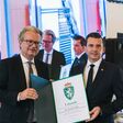 Überreichung steirisches Landeswappen