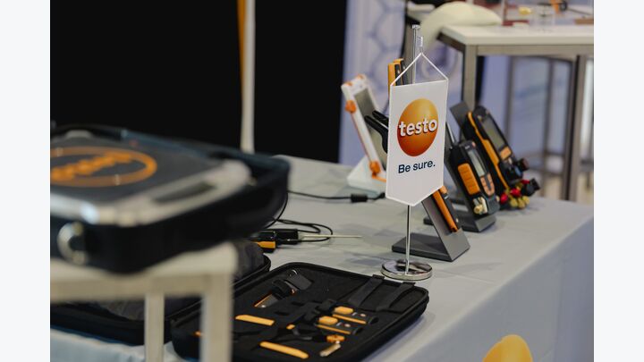 Tisch Testo