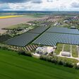 Zukunftsblick auf die größte Solarthermie-Anlage Deutschlands. Ab 2026 soll die Anlage in Leipzig umweltfreundliche Wärme in das Fernwärmenetz einspeisen.