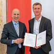 Bundesminister Martin Kocher und Werner Hoyer-Weber
