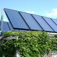 Solarenergie zum Heizen und für Warmwasser - Flachkollektoranlage in Oberösterreich