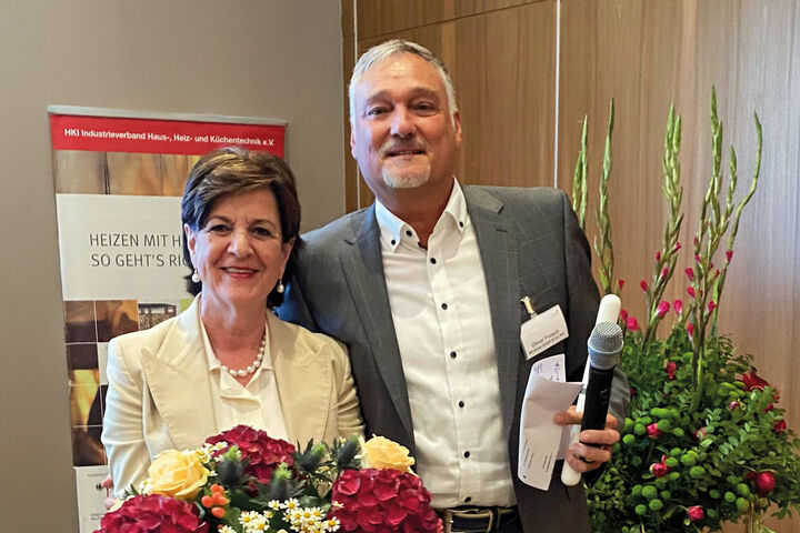 Christiane Wodtke und Oliver Frosch vom HKI Industrieverband