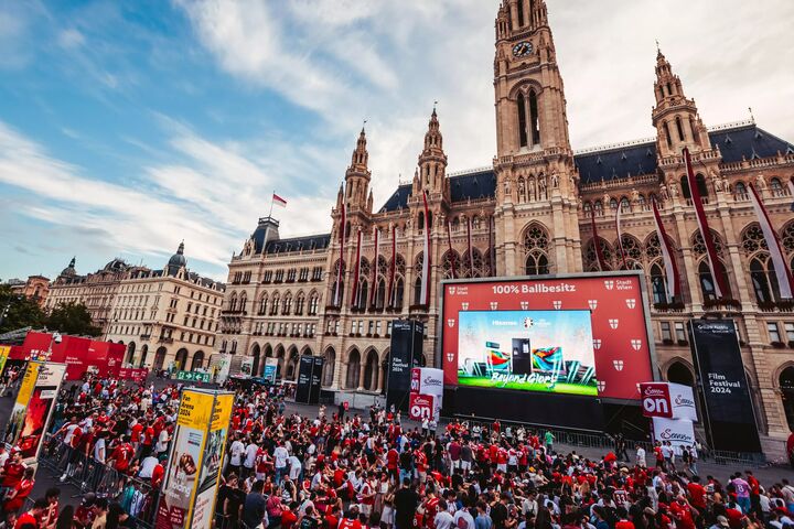 Hisense beim Public Viewing am Rathausplatz