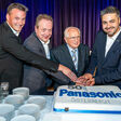 Roland Kerschbaum, Georg Kink und Pascal Rey (v. l.) und der Panasonic Österreich Firmengründer aus 1974, Rudolf Polster