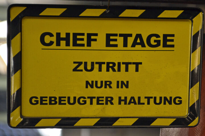 Mitarbeitende und Führungskräfte haben unterschiedliche Wahrnehmungen über den Führungsstil