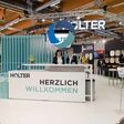 Personen auf dem Messestand von HOLTER auf der Energiesparmesse in Wels – Anlaufpunkt für SHK-Branchenprofis