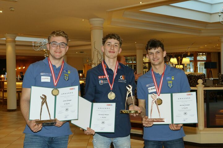 Sieger des Bundeslehrlingswettbewerbs der Installateure, Julian Edinger (2. Platz), Christian Wieser (1. Platz), Michael Gruber (3. Platz)