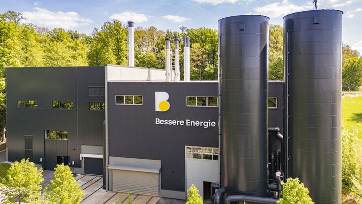 © Burgenland Energie Außenansicht des erweiterten Biomasse-Wärmekraftwerkes in Bad Tatzmannsdorf, April 2025