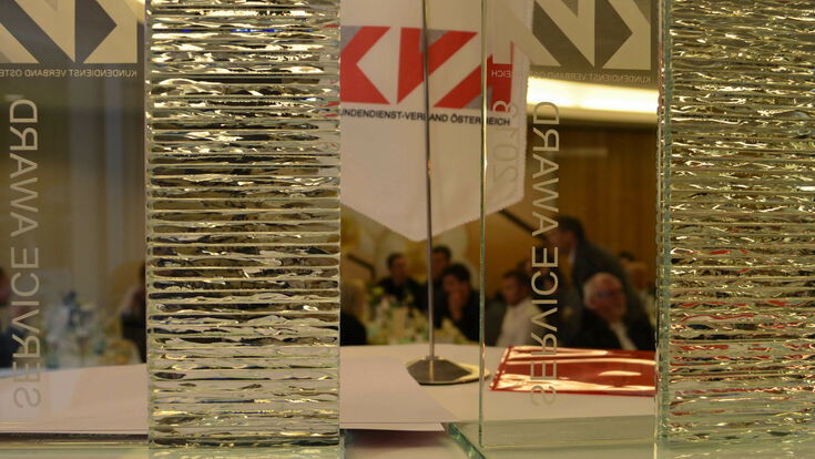 © HLK/ E. Herrmann Glas-Trophäe KVA Service Award