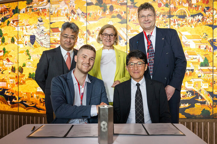 Memorandum of Understanding Unterzeichnung zwischen HYDROSOLID und SUMIDA.