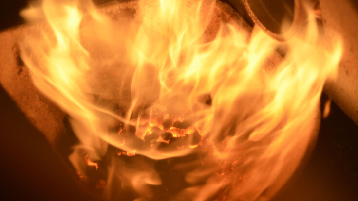 © HLK/ E. Herrmann Feuer, Flammen in einem Pelletsbrenner