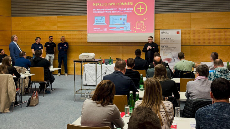 © GC-Gruppe Österreich Personen, die sich zum Thema Digitalisierung bei der GC-Gruppe Österreich bei einem Seminar informierten