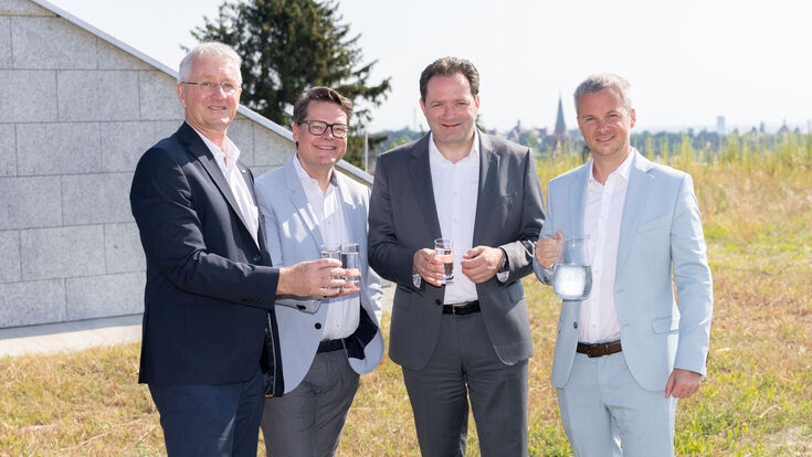 Nikolaus Sauer, Jürgen Czernohorszky, Bundesminister Norbert Totschnig, Paul Hellmeier beim Wasserbehälter Schafberg in Wien