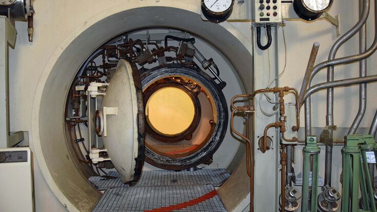Blick ins Innere eines Teils des Atomkraftwerks in Zwentendorf, Niederösterreich