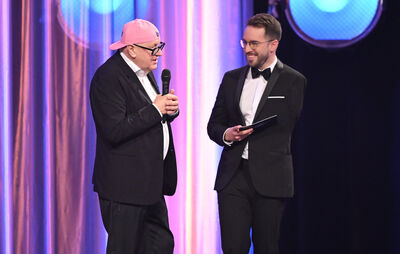 BWT-CEO Andreas Weißenbacher (li) bei der Gala für Licht ins Dunkel 2025 im großen Studio des ORF am Küniglberg