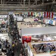 Blick auf einen Teil der Halle A mit Messeständen zur Frauenthal EXPO im Jänner 2026 in Wien