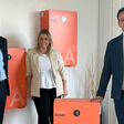 Manfred Zettl, Bettina Haberler und Moritz Monarik von AccuPower mit neuem Natec Home-Stromspeicher mit Natrium-Ionen-Technologie