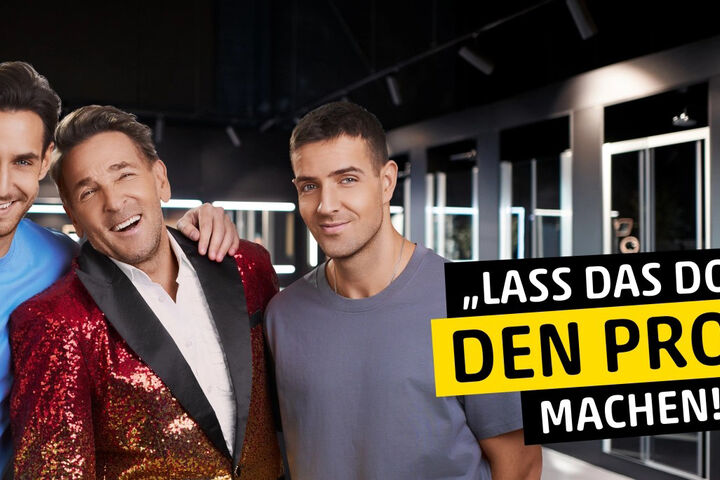 Schauspieler Mark Keller und Söhne Aaron und Joshua posieren für die Kampagne „Lass das doch den Profi machen“