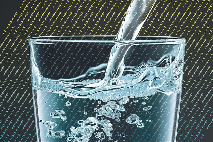 Glas, in das Wasser strömt und digitale Zeichen als Hintergrund