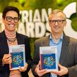 Autorin Elisabeth Sperlich und Autor Roman Schremser mit ihrem neu erschienenen Buch