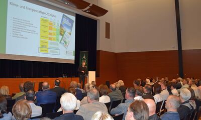 Edgar Chum vom Amt d. Stmk. Landesregierung bei seinem Vortrag bei der V-F-E-Veranstaltung am 14. April 2026 in Lannach