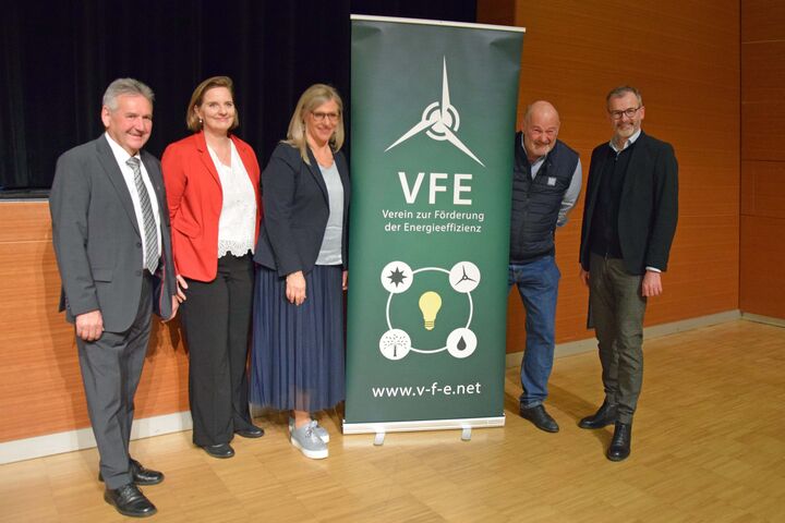 Josef Niggas, Martina Prechtl-Grundnig, Heike Schönbacher, Buchautor Thomas Müller, Edgar Chum bei der V-F-E-Veranstaltung am 14. April 2026 in Lannach