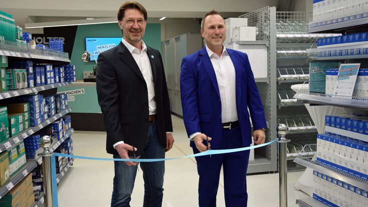 Michael Kalchmair und Markus Steinbrecher eröffnen das neue HOLTER Abholzentrum (HAZ) in Wien 9