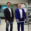 Michael Kalchmair und Markus Steinbrecher eröffnen das neue HOLTER Abholzentrum (HAZ) in Wien 9