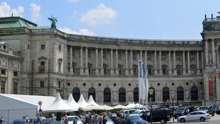 Blick auf das Papyrusmuseum und die Hofburg in Wien, Austragungsort der IEA Heat Pump Conference 2026