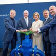 Start der Erdgas-Förderung in Wittau/ Niederösterreich mit OMV-CEO Alfred Stern, Bundeskanzler Christian Stocker, NÖ-Landeshauptfrau Johanna Mikl-Leitner, Wirtschaftsminister Wolfgang Hattmannsdorfer und OMV-Vorstand Berislav Gaso.